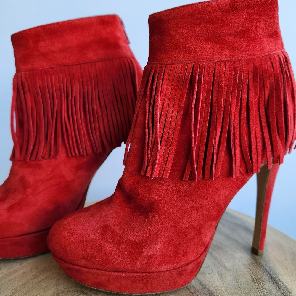 Charles David Lula Fringe Trim Suede Bootie Red Ankle Boot High Heels Size 7 - Picture 1 of 16
